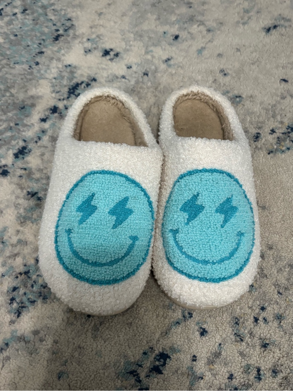 Women’s White Fuzzy Slippers with Aqua Smiley Face